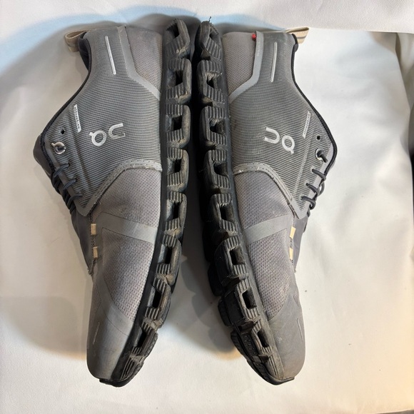ON CLOUD Sz 10.5 Running Men's Gray Shoes Elastic Laces cushioned Sole - Picture 6 of 9